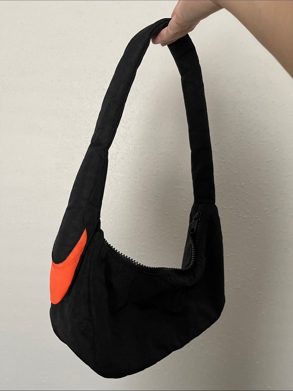 BAGGU Black Shoulder Bag with Orange Accent